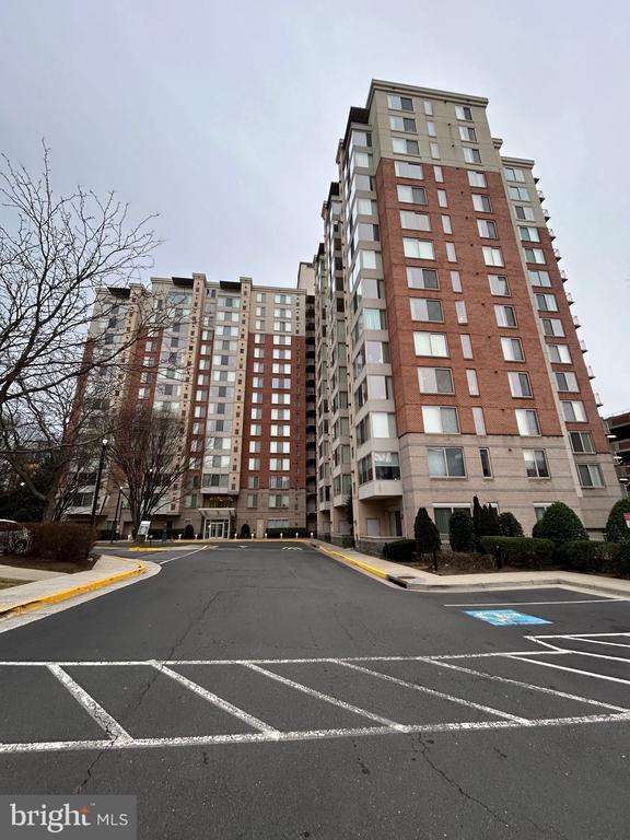 Building Photo - 2726 Gallows Rd