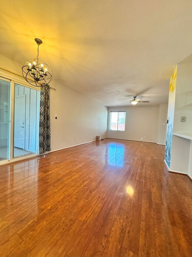 Building Photo - REMODELED 4 BEDROOM HOME WITH HUGE YARD, C...