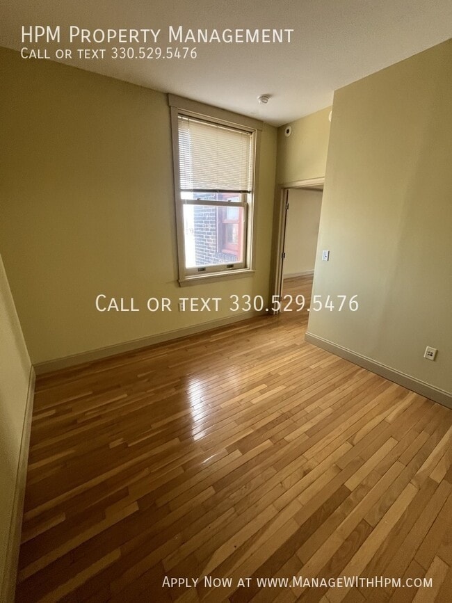 Building Photo - 2404 Prospect Ave E