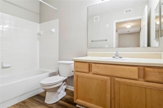 Building Photo - 1125 Villagio Cir