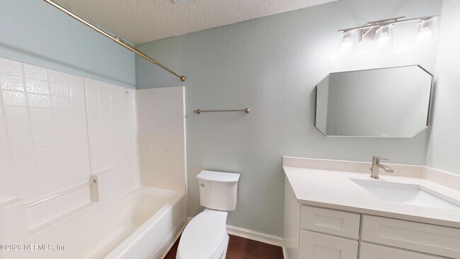 Building Photo - 1063 Collinswood Dr W