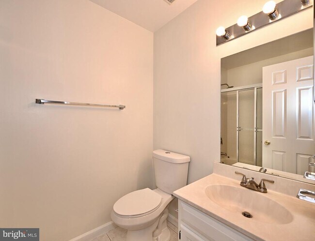 Building Photo - 1561 Templeton Pl