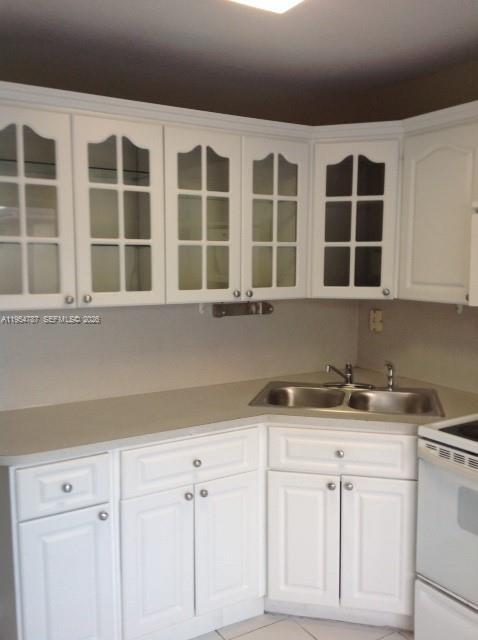 Building Photo - 2310 W 74th St