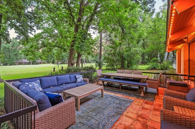 Building Photo - 29 Winged Foot Dr