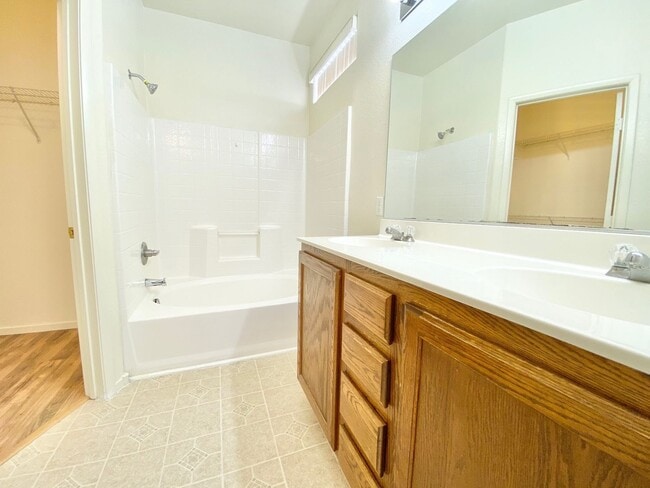 Building Photo - TOWNHOME LOCATED IN GATED BLACKHAWK COMMUN...