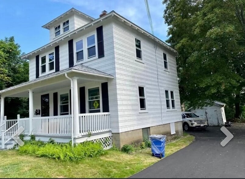 Building Photo - 261 Park St