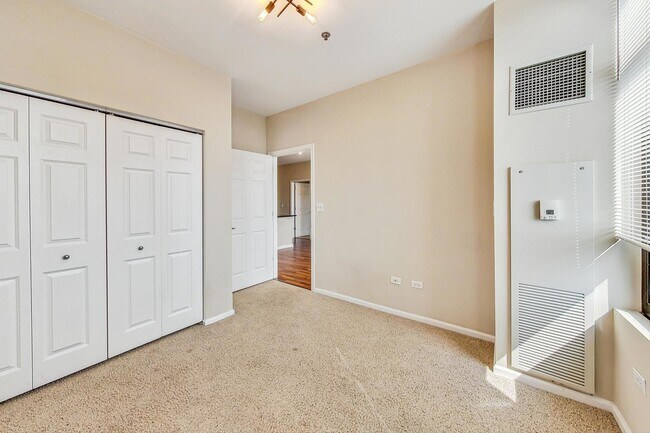 Building Photo - 1255 S State St