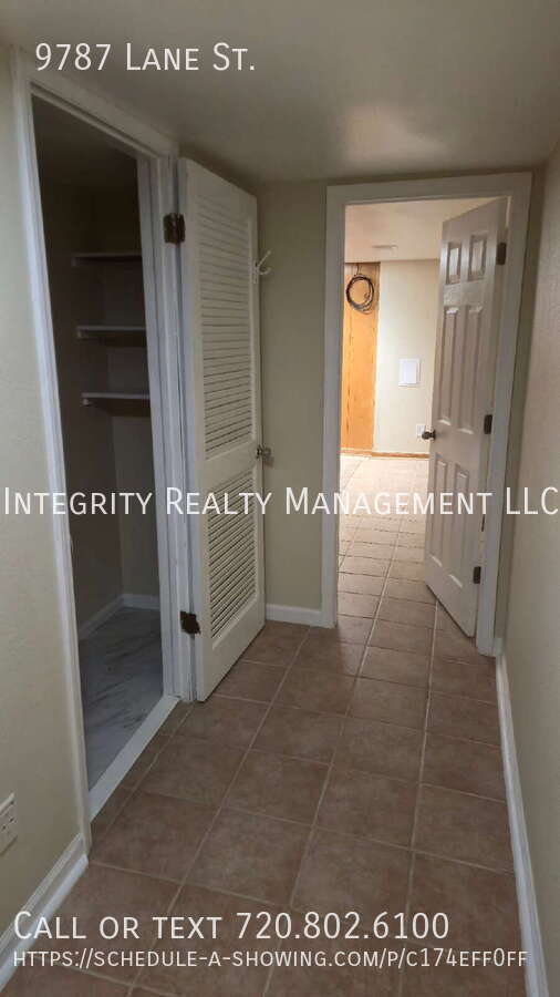 Building Photo - 9787 Lane St