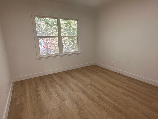 Building Photo - 1433 E 2700 S