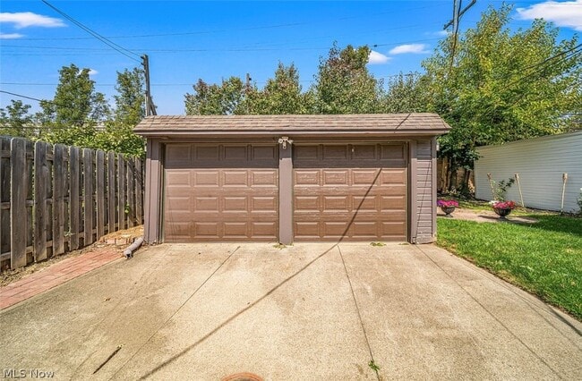 Building Photo - 4069 Bushnell Rd