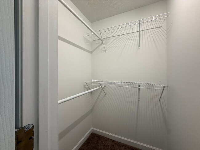 Building Photo - Spacious Two Bedroom, 2nd Floor Condo with Private Balcony. SHOWN BY APPOINTMENT ONLY!