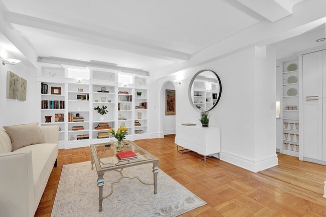 Building Photo - 35 W 92nd St