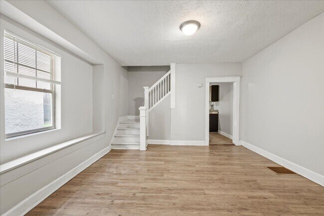 Building Photo - 1119 N Dearborn St