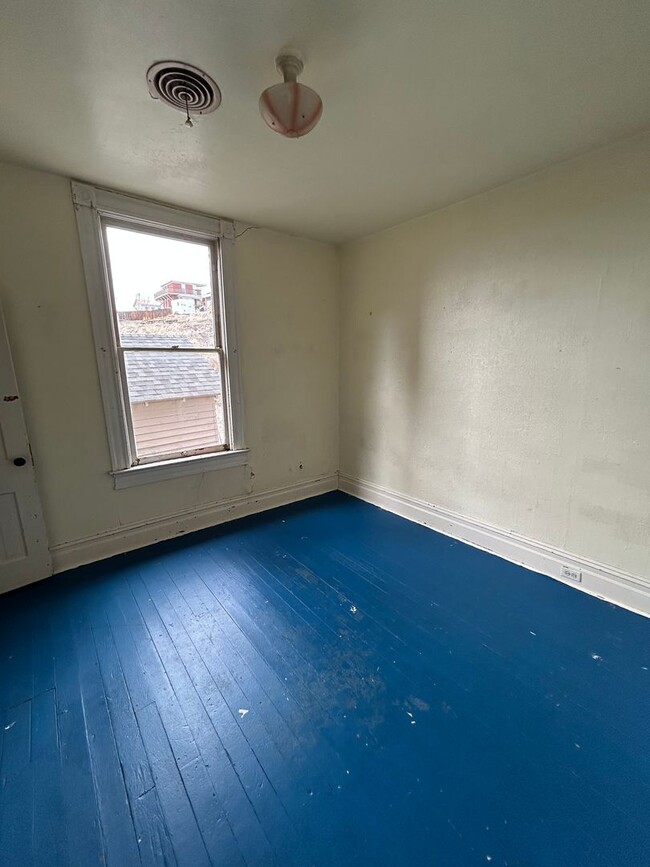 Building Photo - Charming Historic 4-Bedroom Home in the He...