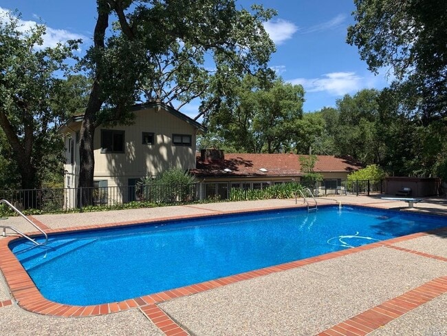 Building Photo - 848 Acalanes Rd