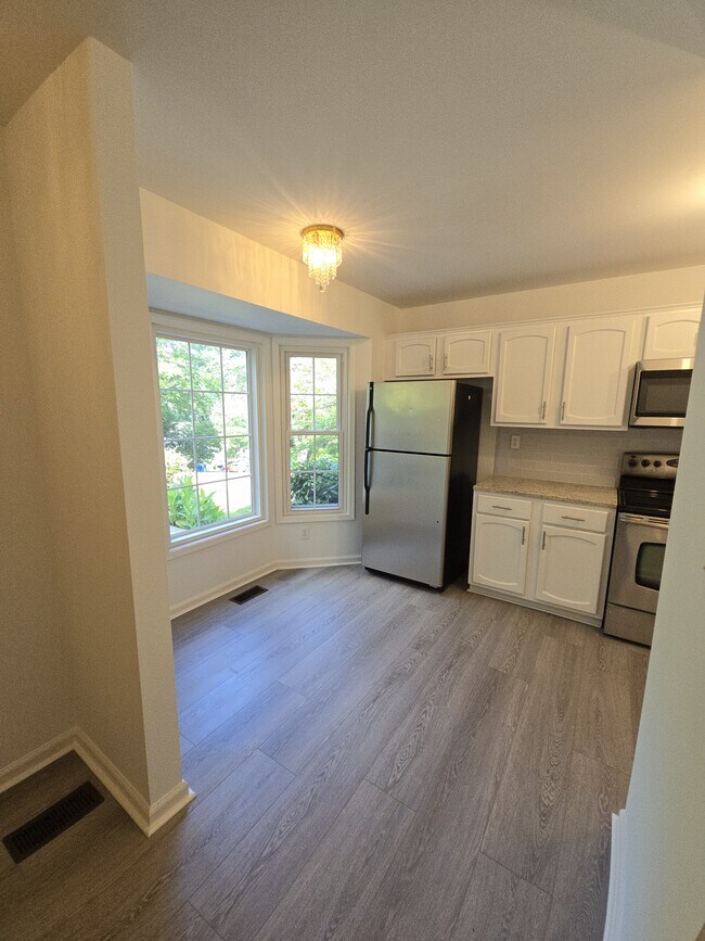 Building Photo - 5034 Laurel Bridge Dr SE