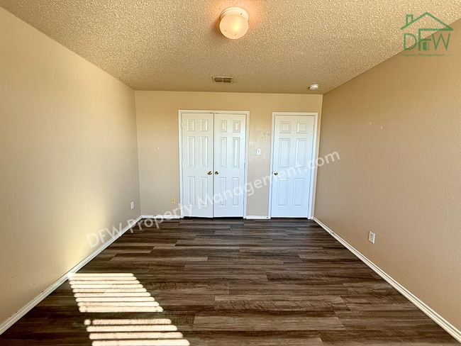 Building Photo - 2-Story 4 BR Home with Large Backyard & Game Room