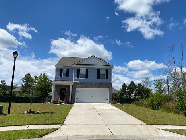 Primary Photo - 5 Bedrooms, 3 Bathrooms in Richmond Hill P...