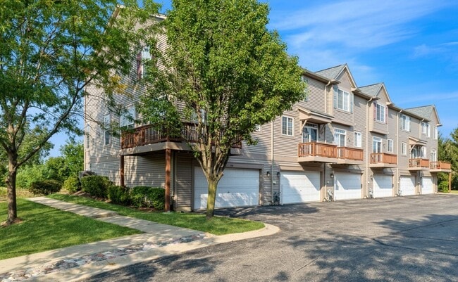 Building Photo - 366 Station Park Cir