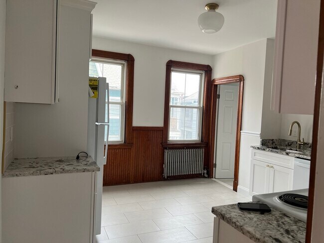 Building Photo - 83 Summer St