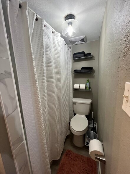 Building Photo - 3131 Cummins St