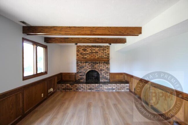 Building Photo - 5614 N 116th Ave