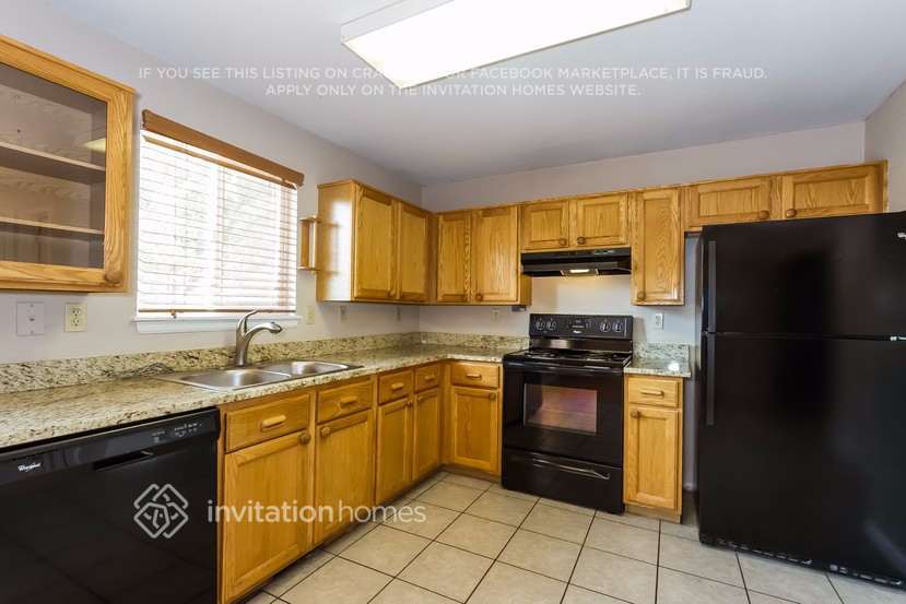 Building Photo - 5388 E 129th Ave