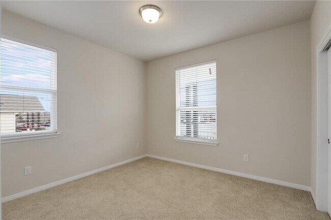 Building Photo - 217 Michaelis Dr