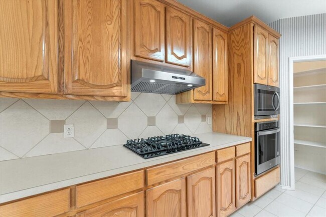 Building Photo - 207 Colby Ln
