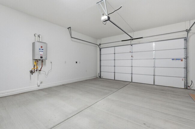 Building Photo - 2942 Manzanilla Ave