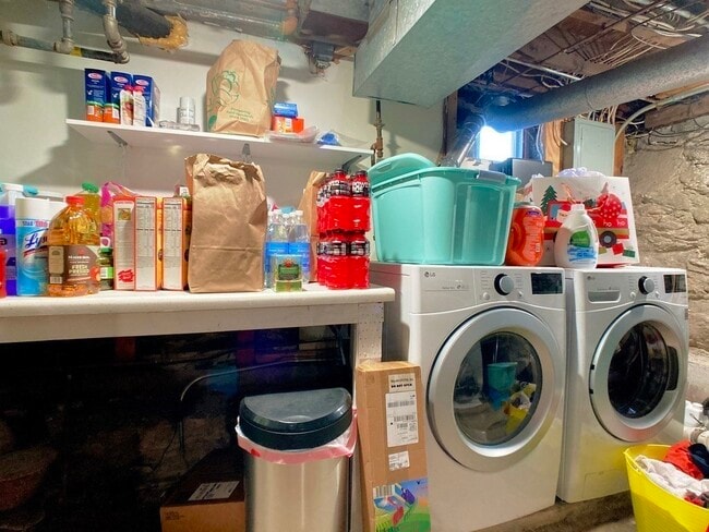 Building Photo - 124 Carlisle St