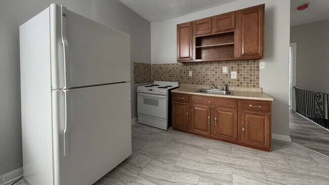 Building Photo - 5502 Willows Ave