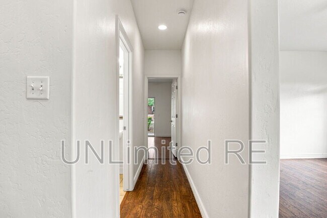 Building Photo - 3272 S Litzler Dr