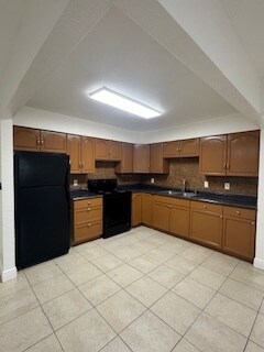 Building Photo - 5956 Bahama Ct