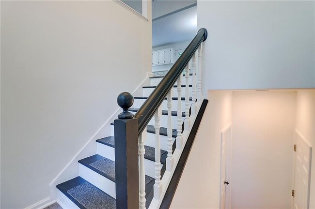 Building Photo - 3347 Camens Way NE