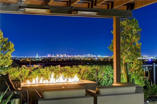 Building Photo - 6300 Clovis Point St