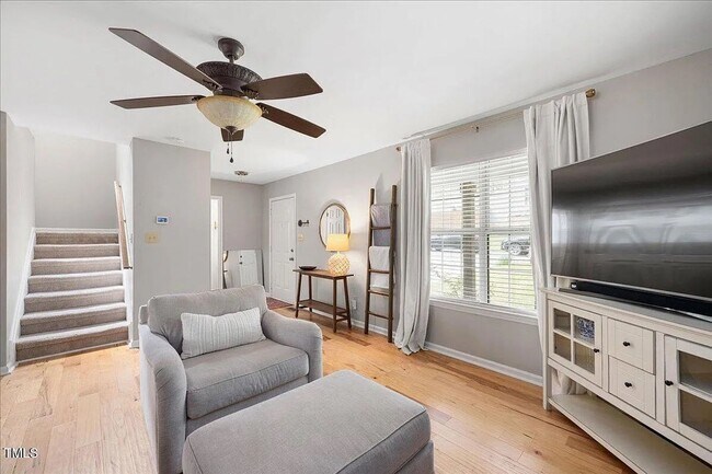 Building Photo - 3 Bedroom Home in Heart of Raleigh!