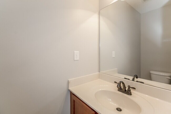 Building Photo - 6404 Rue de Paris Ln