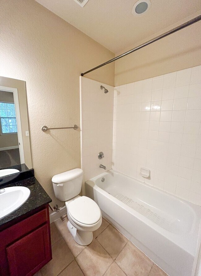 Building Photo - Chase Hollow #43