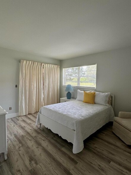 Building Photo - 48 Woodland Dr