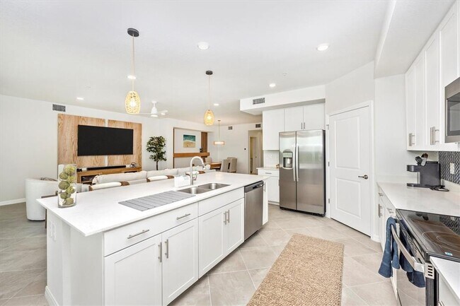 Building Photo - 12640 Radiance Ct