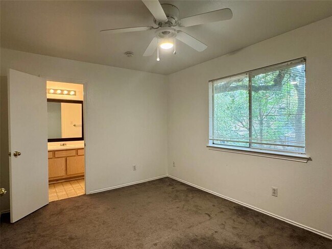 Building Photo - 9610 Nightjar Dr