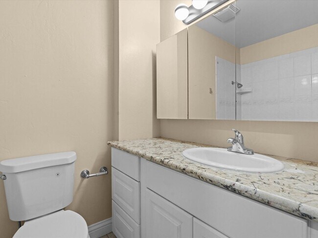 Building Photo - 2495 Holman Way