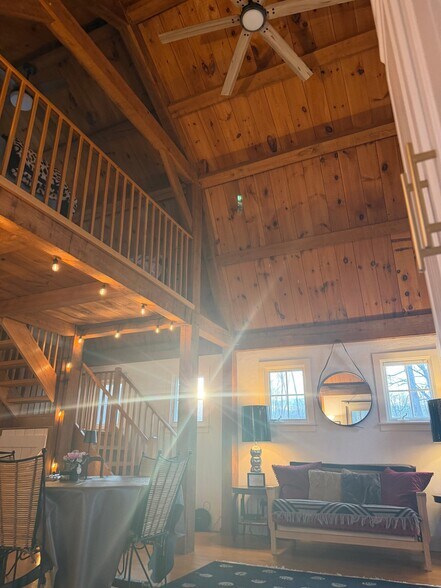 Building Photo - 300 Chestnut Hill Rd