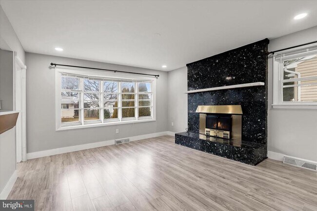 Building Photo - 517 Winters Ln