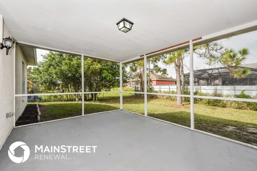 Building Photo - 814 Crystal Ave