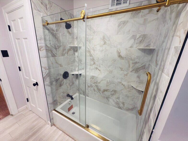 Building Photo - 630 N Florissant Rd