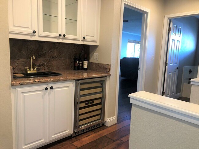 Building Photo - Lake Front Furnished Home, 3 bed, 4 bath in Lake Wildwood, Penn Valley, CA