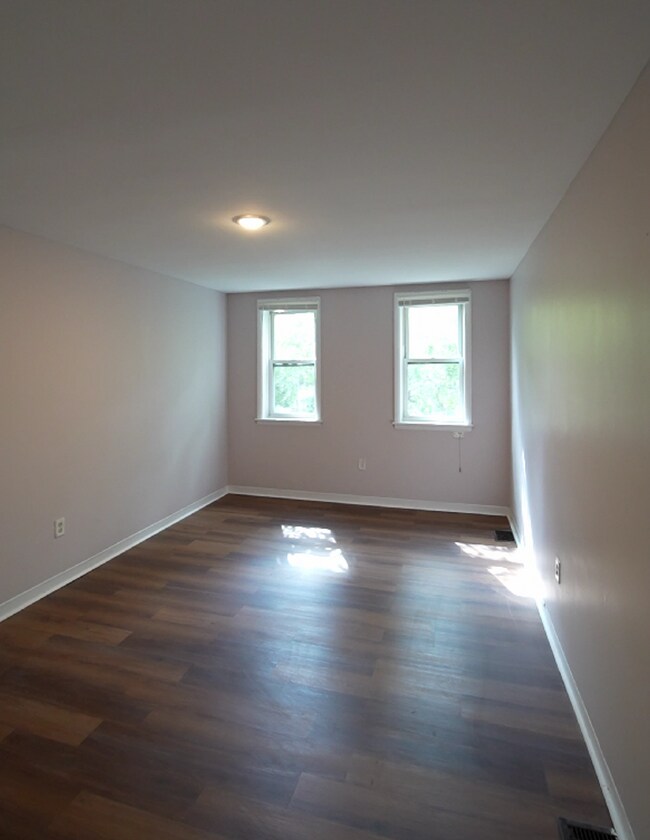 Building Photo - 852 N 42nd St