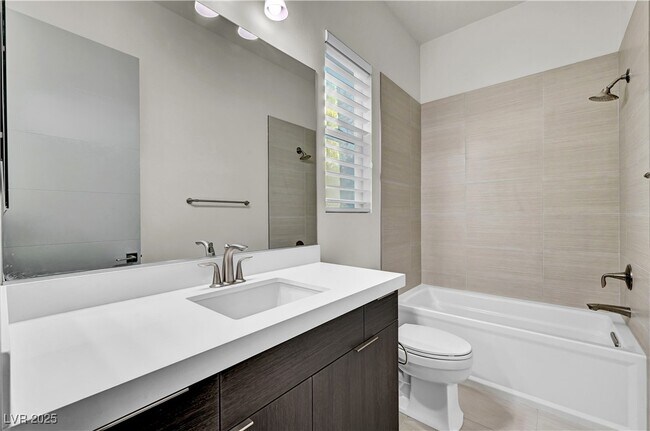 Building Photo - 68 Grey Feather Dr